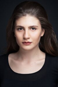 Naz Çağla Irmak Hudutsuz Sevda dizisi oyuncusu