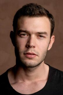 Aytaç Şaşmaz oyuncu fotoğrafı