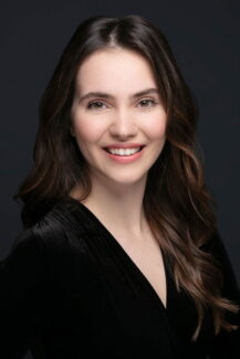 Almila Ada Üç Kız Kardeş dizisi oyuncusu