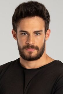 Batuhan Karacakaya oyuncu fotoğrafı