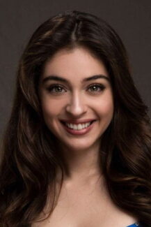 Cemre Baysel oyuncu fotoğrafı