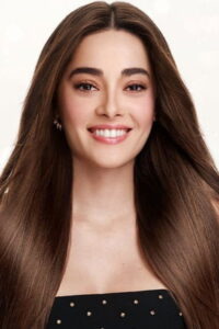 Simay Barlas Aynadaki Yabancı dizisi oyuncusu